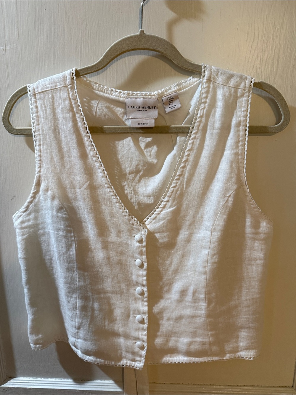 Laura Ashley Cream Linen Button-Front V-Neck Crop Top